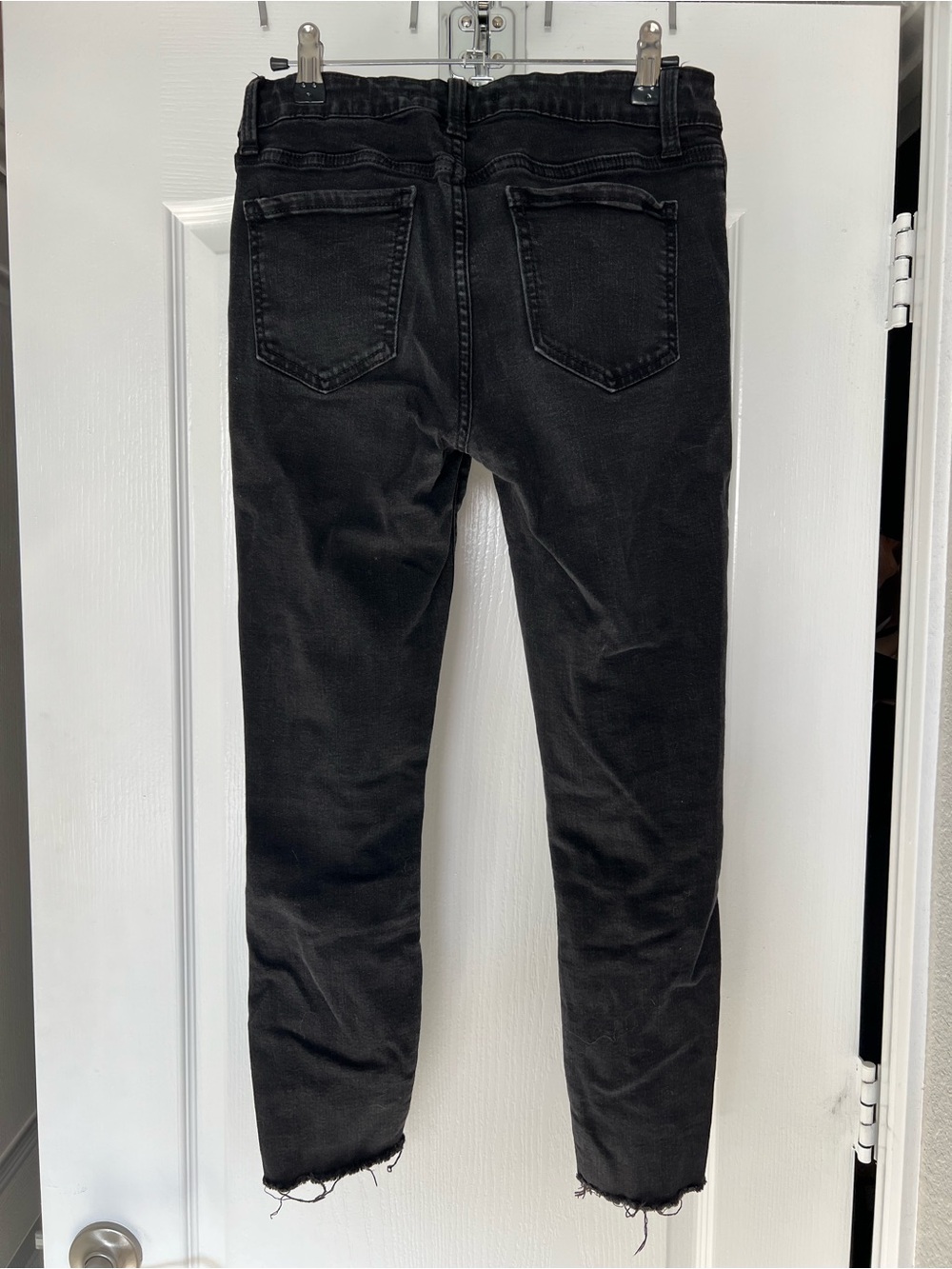 eunina Black Ripped Skinny Jeans Mid Rise - Picture 3 of 6